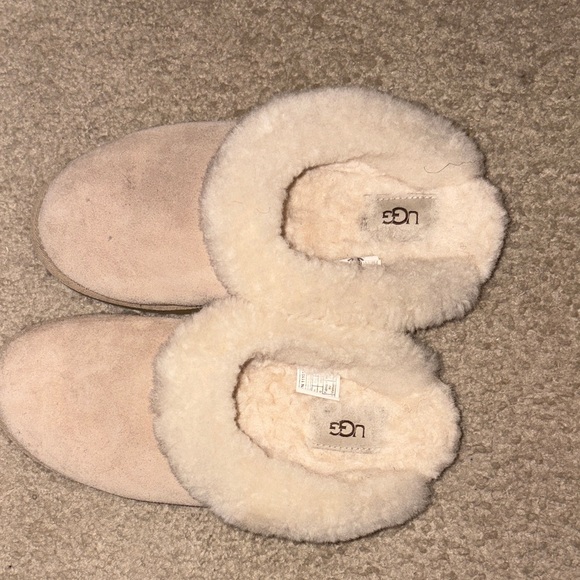 UGG Women's Tan and Cream Slippers - Picture 1 of 2